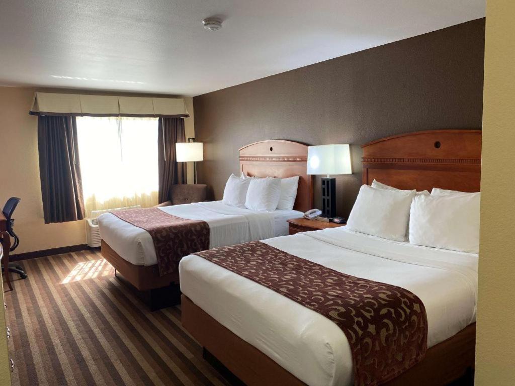 Best Western Manhattan Inn Ngoại thất bức ảnh