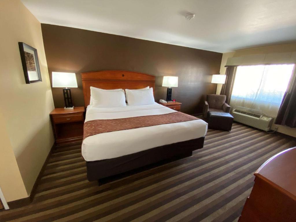 Best Western Manhattan Inn Ngoại thất bức ảnh